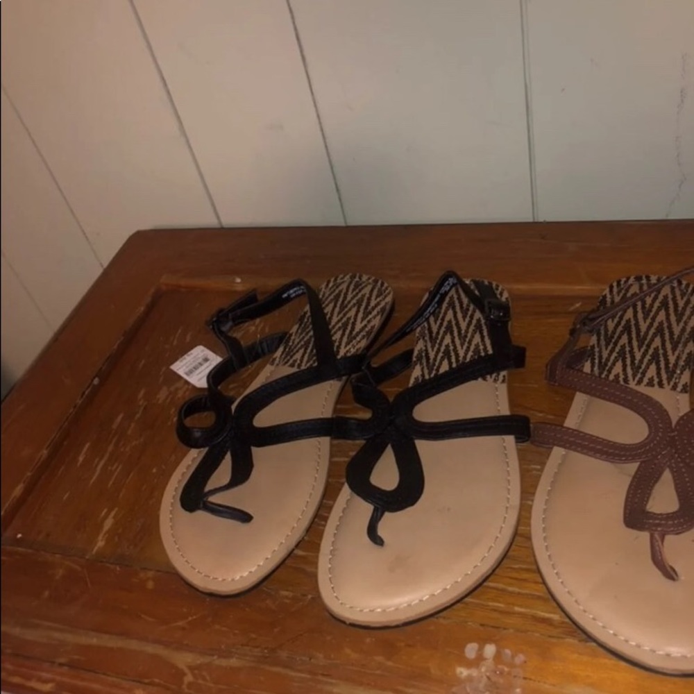 SHOES - Picture 3 of 12
